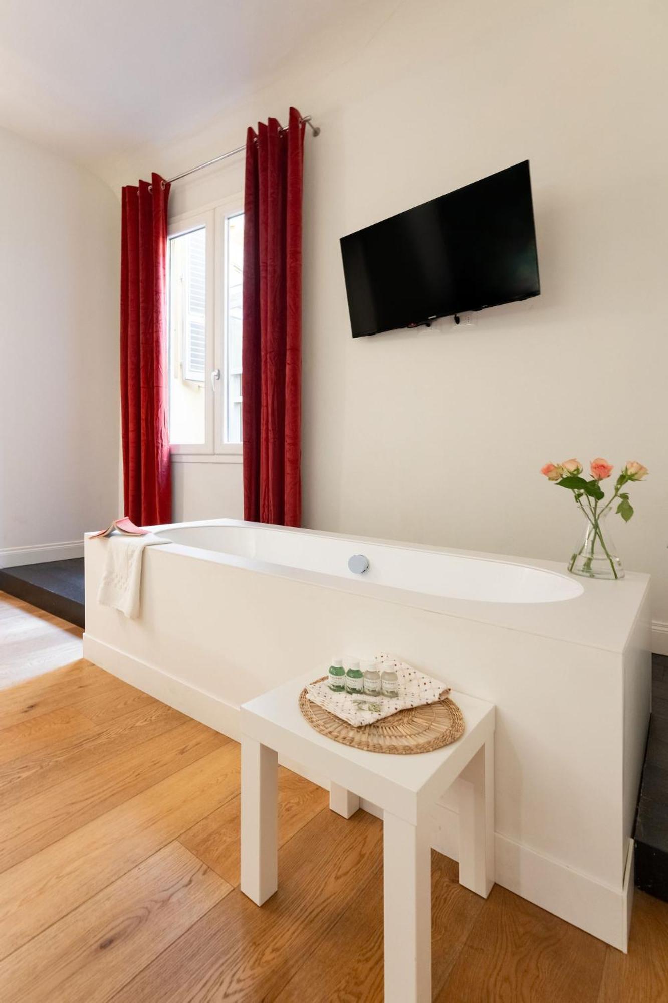 Tb-One Bedroom Luxury Apartment In The Fashion District Florença Exterior foto